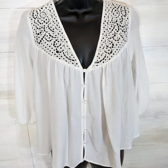 Skies Are Blue Loose, Flowy White Crop Top with Crocheted Top Size S - Picture 2 of 5